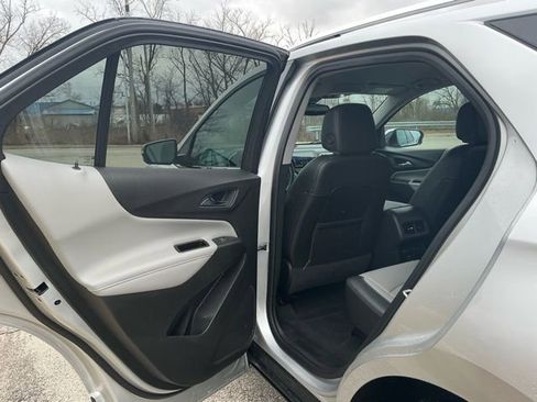 Used 2019 Chevrolet Equinox Premier image 16