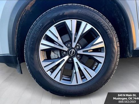 Used 2022 Nissan Rogue SV image 31