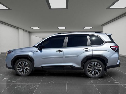 Certified 2025 Subaru Forester Touring AWD/4WD image 9
