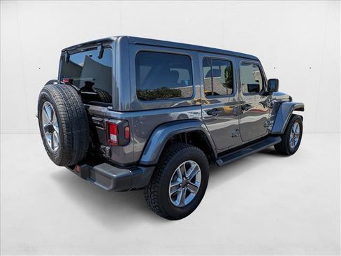 Used 2022 Jeep Wrangler Unlimited Sahara image 5