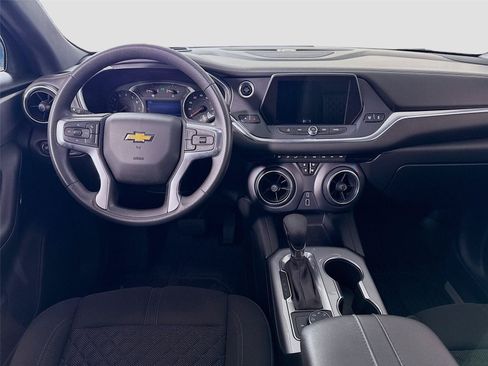 Used 2021 Chevrolet Blazer LT w/ LPO, Black Accent Package AWD/4WD image 2