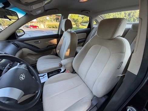 Used 2009 Hyundai Elantra GLS FWD image 35