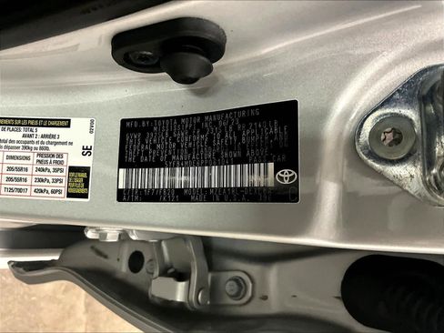 Used 2023 Toyota Corolla LE image 33