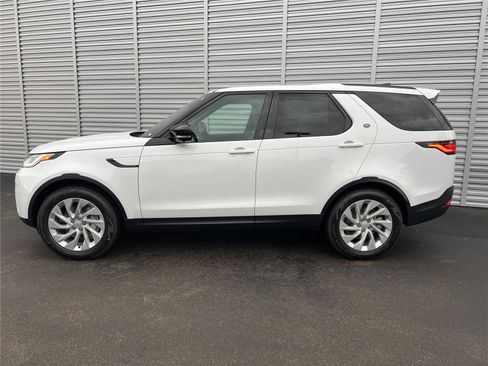 New 2026 Land Rover Discovery S AWD/4WD image 2