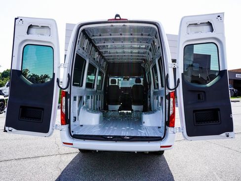 Used 2021 Mercedes-Benz Sprinter 3500 w/ Swivel Seat Package image 17