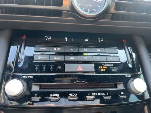 Used 2025 Lexus IS 500 image 30