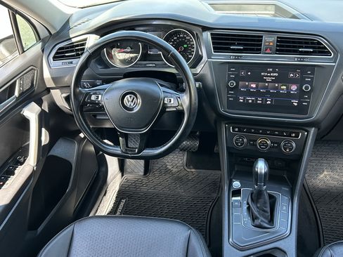 Used 2019 Volkswagen Tiguan SE FWD image 12
