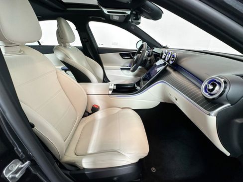Used 2025 Mercedes-Benz C 300 Sedan image 27