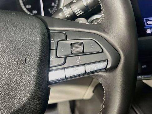 Used 2023 Cadillac XT4 Premium Luxury w/ Enhanced Visibility Package FWD image 18
