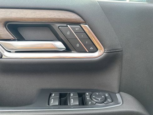 Used 2024 Chevrolet Silverado 2500 High Country image 15