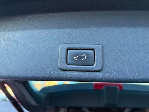 Used 2019 Subaru Ascent Touring image 30