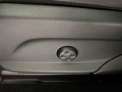 Used 2020 Mercedes-Benz GLC 300 GLC 300 image 24