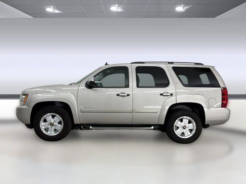 Used 2008 Chevrolet Tahoe LT RWD image 2