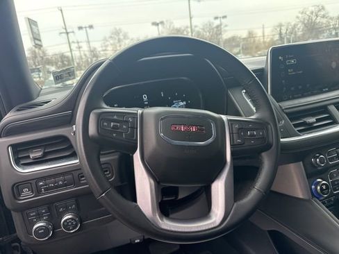 Used 2024 GMC Yukon SLT image 13