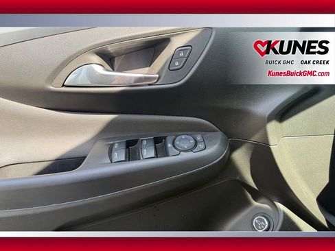 Used 2025 Buick Envista Sport Touring w/ Convenience I Package FWD image 11