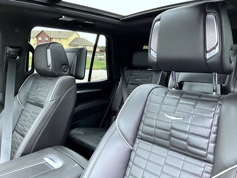 Certified 2025 Cadillac Escalade V w/ LPO, ONYX Package AWD/4WD image 15