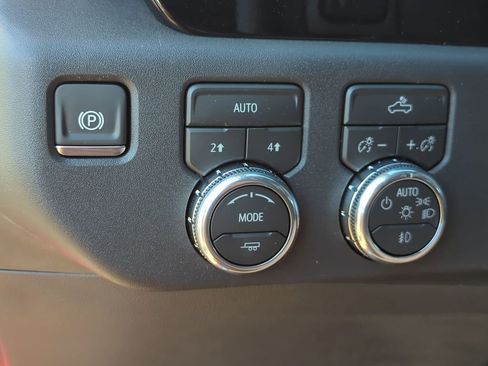 New 2026 GMC Sierra 1500 Elevation image 18