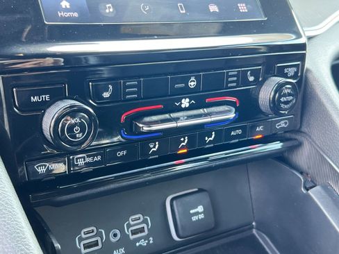 Used 2024 Jeep Grand Cherokee L Altitude image 18