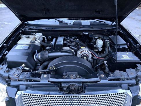 Used 2007 GMC Envoy Denali image 9