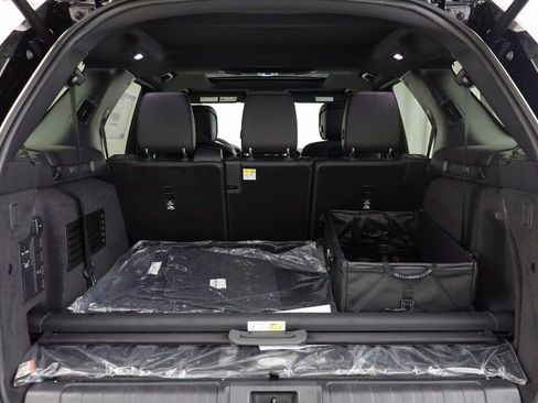 New 2026 Land Rover Discovery Limited Edition AWD/4WD image 20