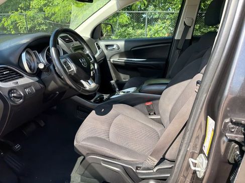 Used 2018 Dodge Journey SE w/ Popular Equipment Group FWD image 11