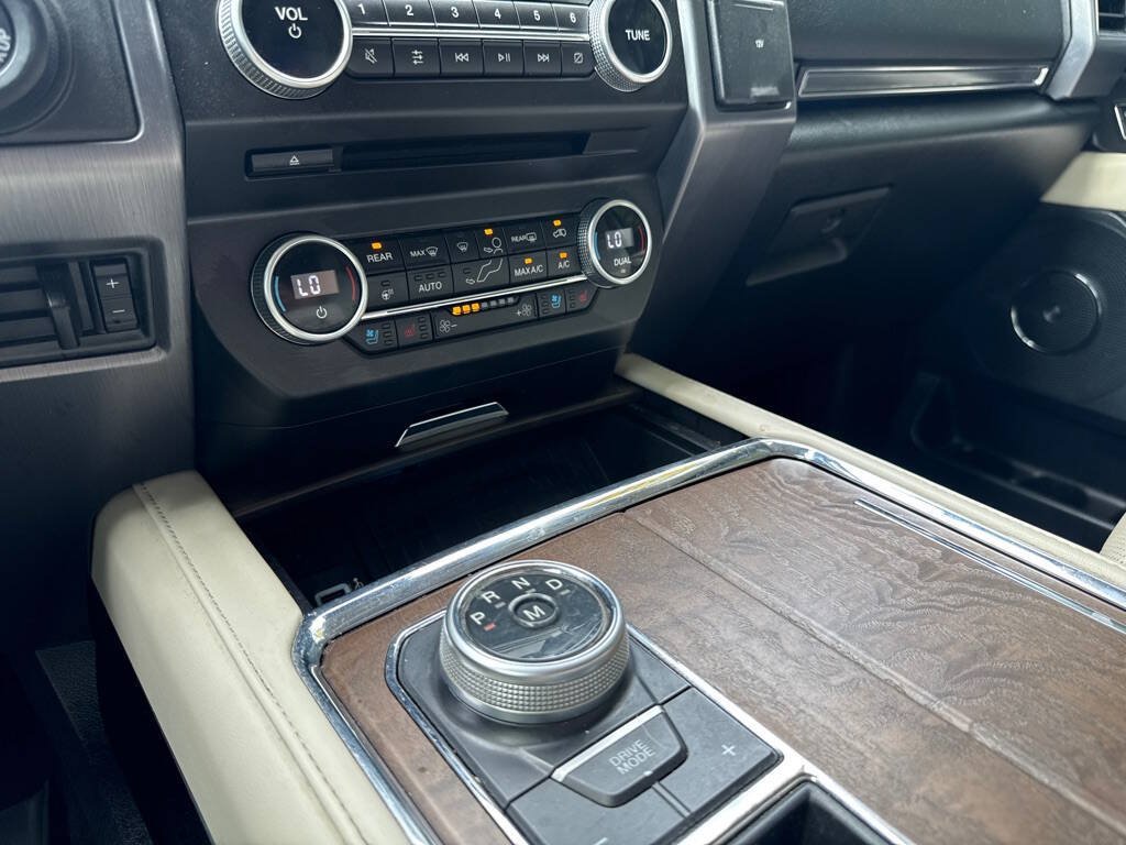 Used 2018 Ford Expedition Platinum RWD image 19
