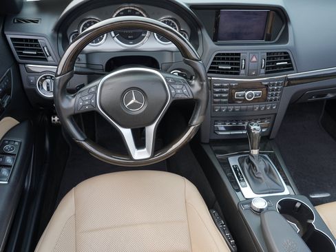 Used 2013 Mercedes-Benz E 550 Cabriolet image 17