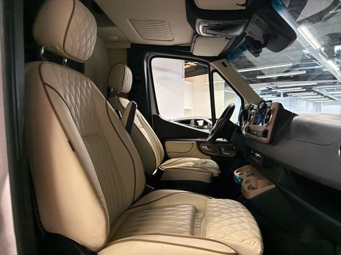 Used 2024 Mercedes-Benz Sprinter 3500 image 19