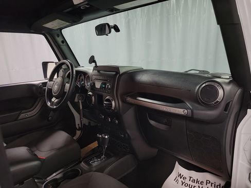 Used 2018 Jeep Wrangler Unlimited Sport w/ Connectivity Group image 24