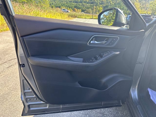 Used 2021 Nissan Rogue SL AWD/4WD image 10