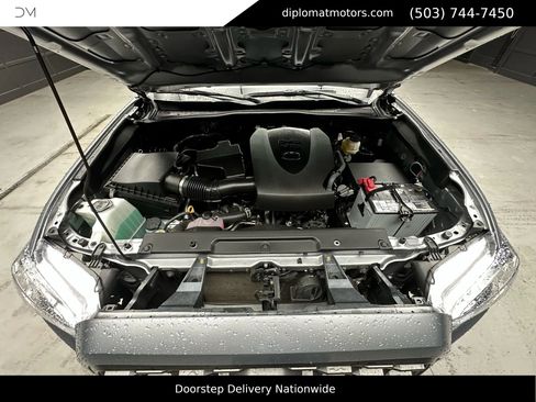 Used 2021 Toyota Tacoma SR5 AWD/4WD image 43