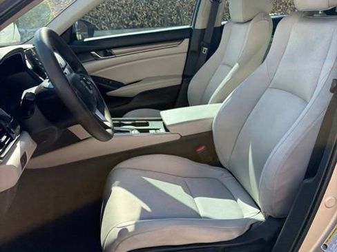 Used 2018 Honda Accord LX image 8