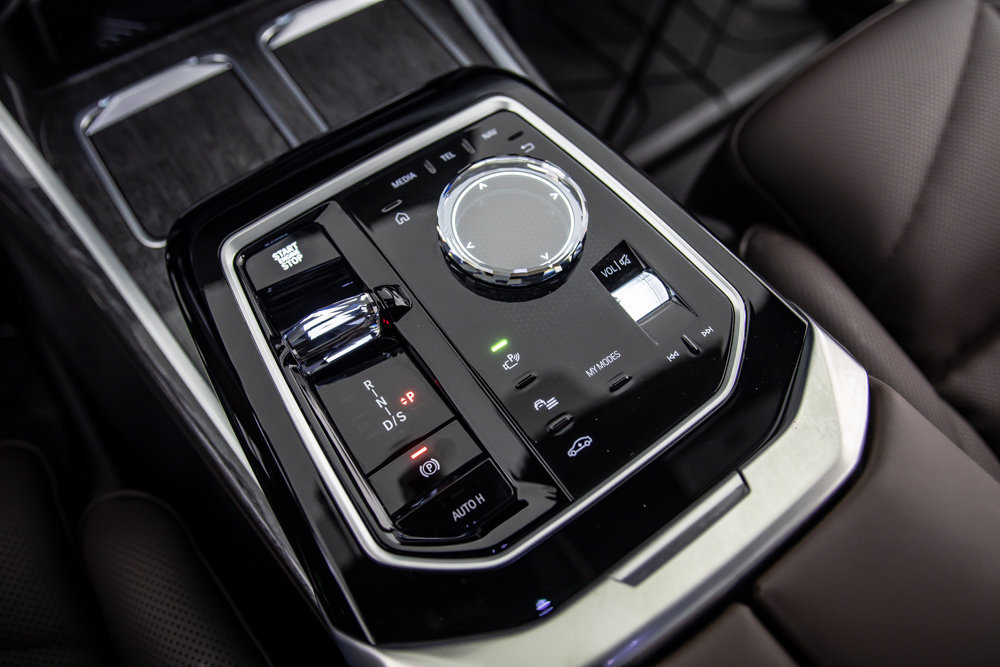 Used 2025 BMW 740i RWD image 33