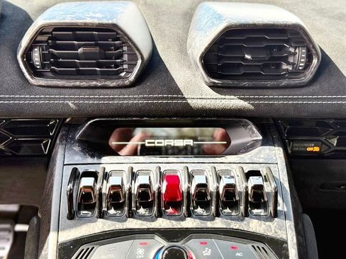 Used 2019 Lamborghini Huracan Performante image 47