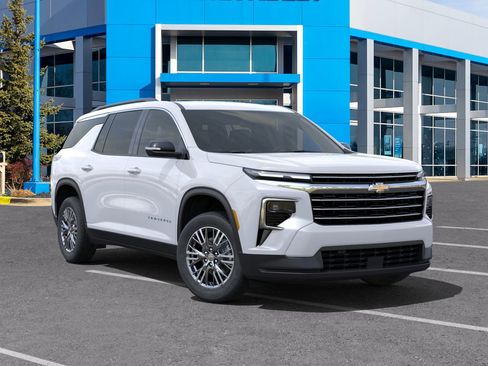 New 2025 Chevrolet Traverse LT w/ LPO, Floor Liner Package image 31