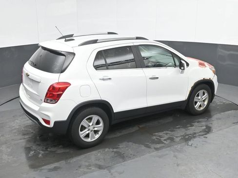 Used 2017 Chevrolet Trax LT w/ LT Convenience Package FWD image 13