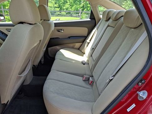 Used 2010 Hyundai Elantra GLS FWD image 13