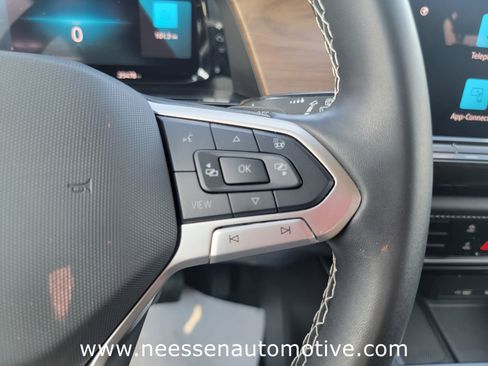 Used 2024 Volkswagen Atlas SE image 20