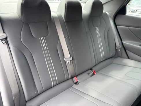 Used 2023 Hyundai Elantra SEL w/ Convenience Package FWD image 25