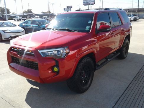 Used 2021 Toyota 4Runner SR5 Premium image 3
