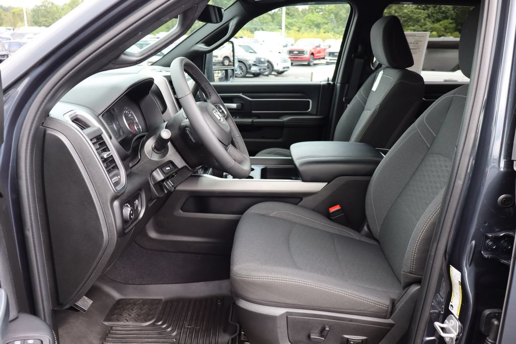 Used 2026 RAM 3500 Big Horn AWD/4WD image 25