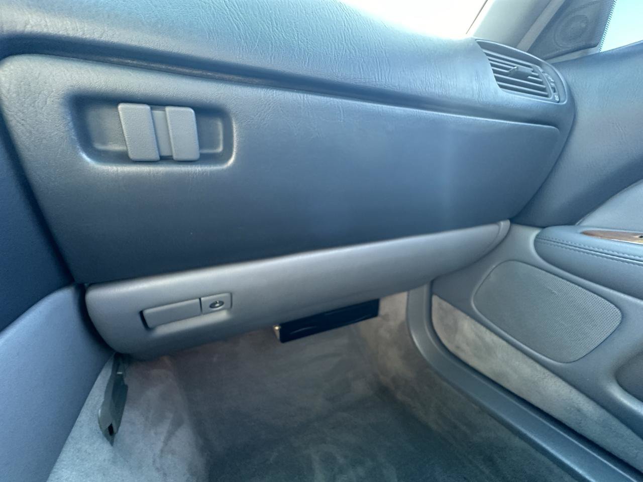 Used 1999 Lexus LS 400 w/ Premium Pkg RWD image 88