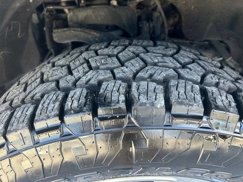 Used 2019 Ford F150 XLT w/ Equipment Group 302A Luxury AWD/4WD image 28