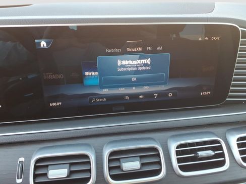 Used 2024 Mercedes-Benz GLS 580 4MATIC image 23