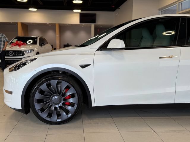 Used 2023 Tesla Model Y Performance AWD/4WD image 8