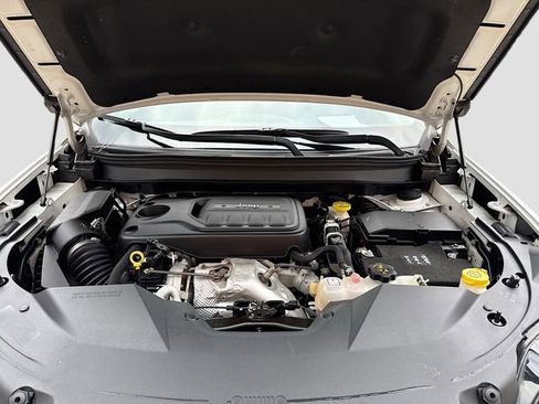 Used 2020 Jeep Cherokee Limited image 28