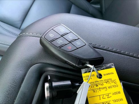 Used 2024 Chevrolet Suburban Z71 w/ Luxury Package image 15