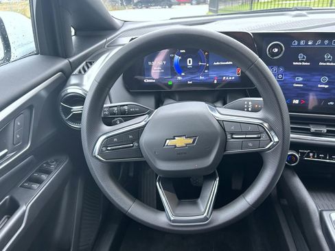 New 2026 Chevrolet Equinox EV LT image 11