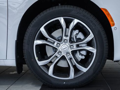 New 2026 Chrysler Pacifica Pinnacle AWD/4WD image 19