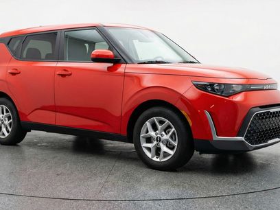 Used 2025 Kia Soul LX w/ LX Technology Package